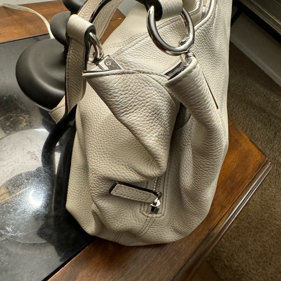 Used Vince Camuto pretty Soft Women's Large Neutral Silver Cloud Shoulder Bag - Picture 9 of 11